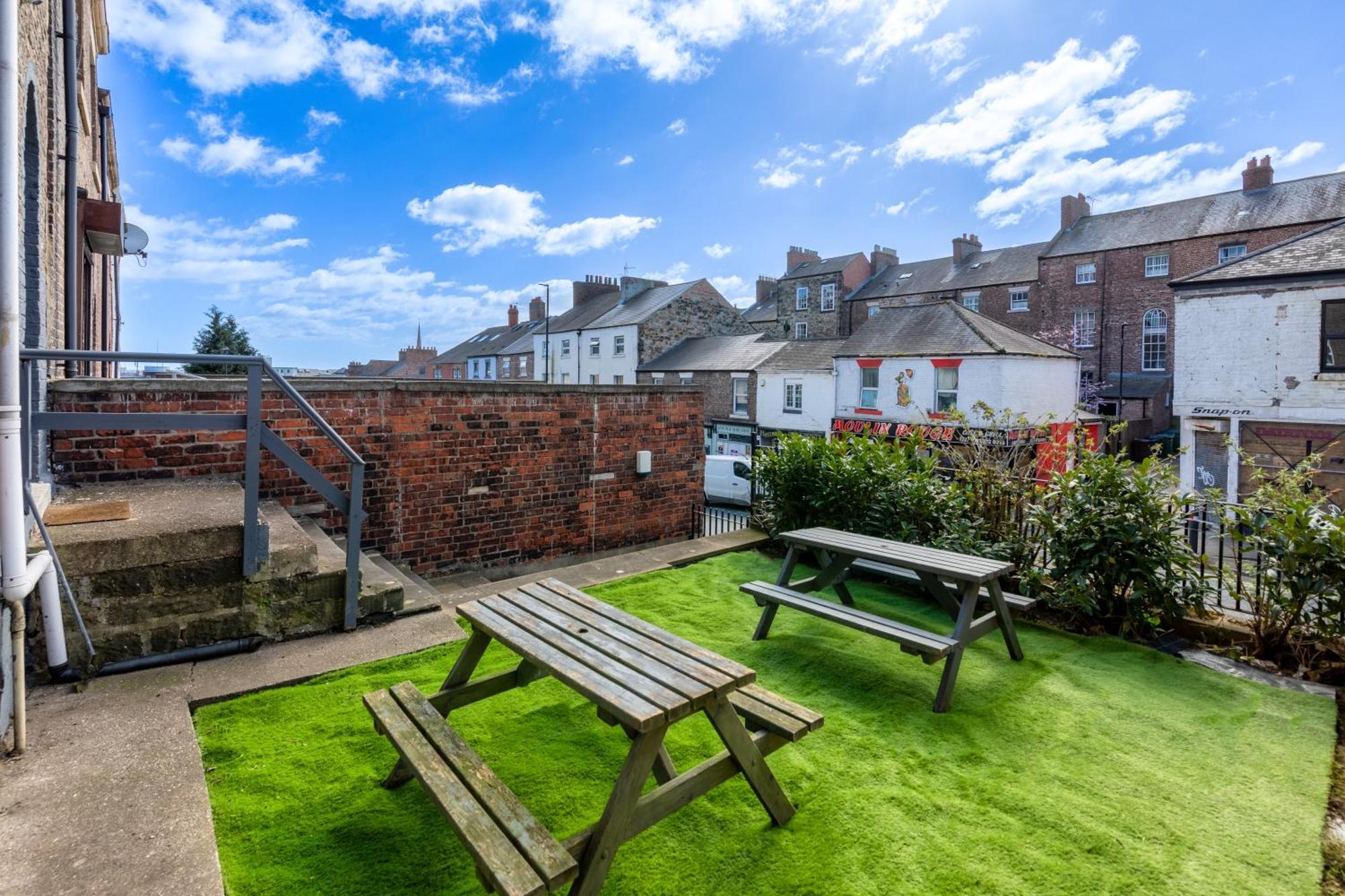 Newcastle City Centre Super Spacious Town House Free Parking And Wi-Fi Exterior photo