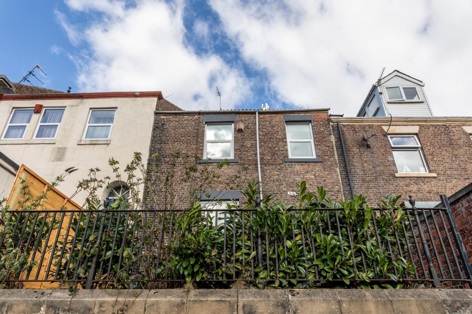 Newcastle City Centre Super Spacious Town House Free Parking And Wi-Fi Exterior photo