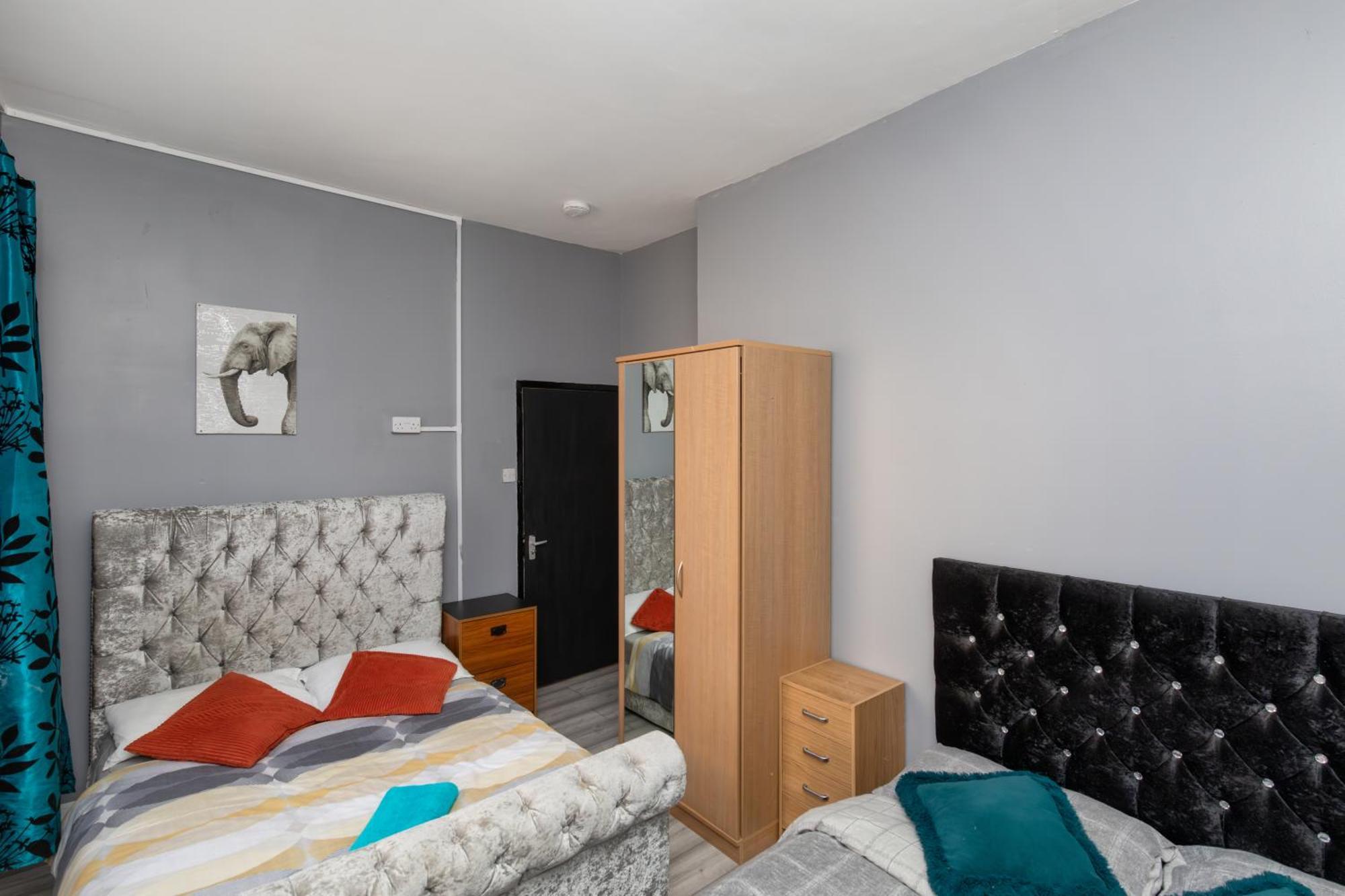 Newcastle City Centre Super Spacious Town House Free Parking And Wi-Fi Exterior photo